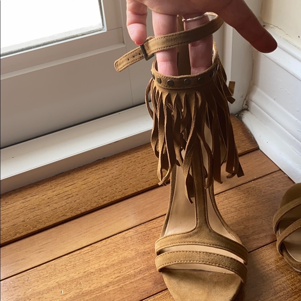 Heels - Picture 2 of 4